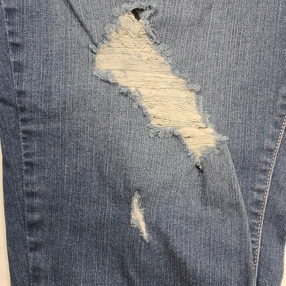 Torrid sky high skinny crop women's jean shorts size 28 - Picture 8 of 14